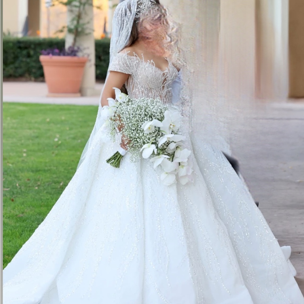 Elegant White Wedding Dress